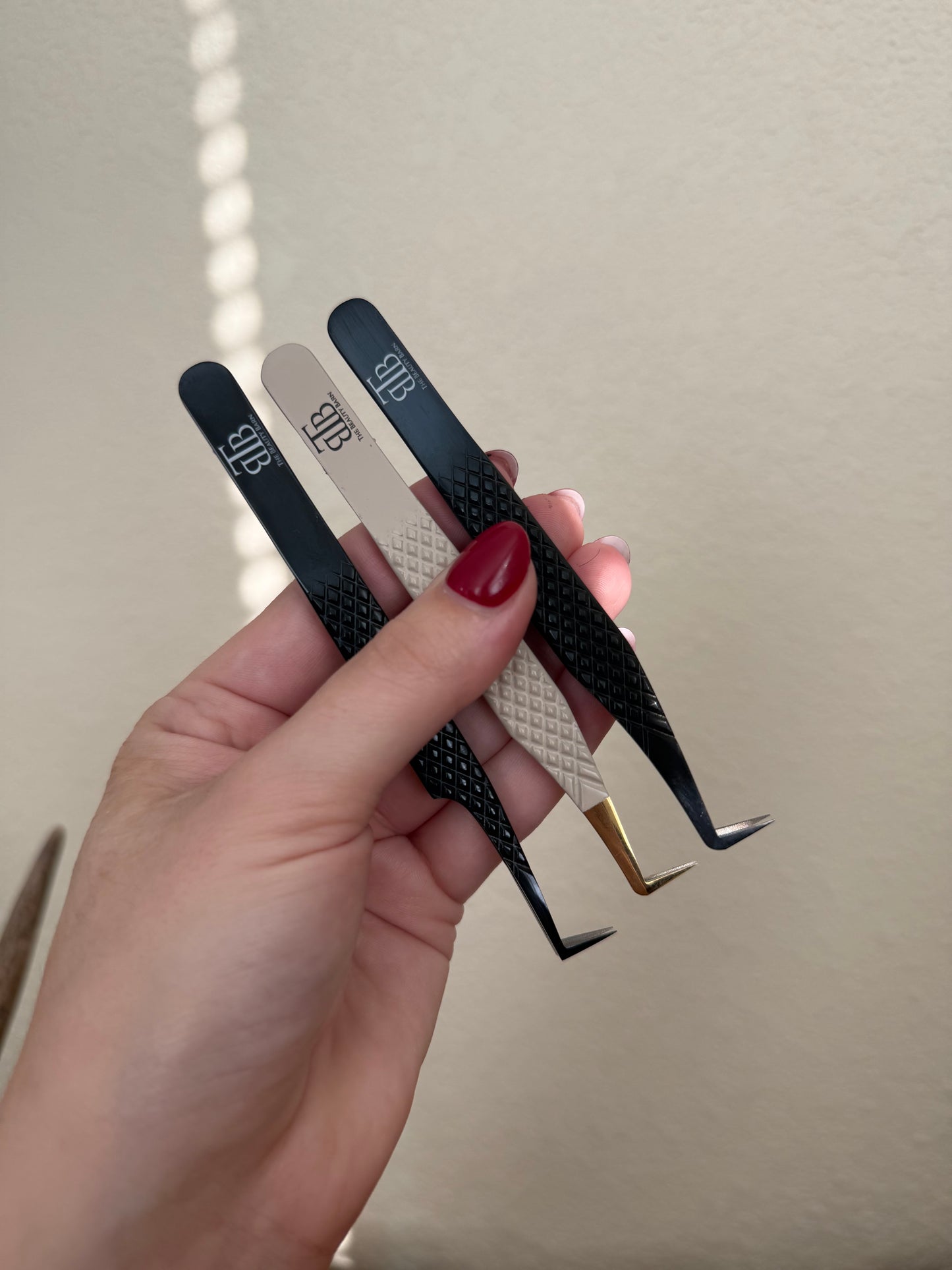 Volume Tweezers
